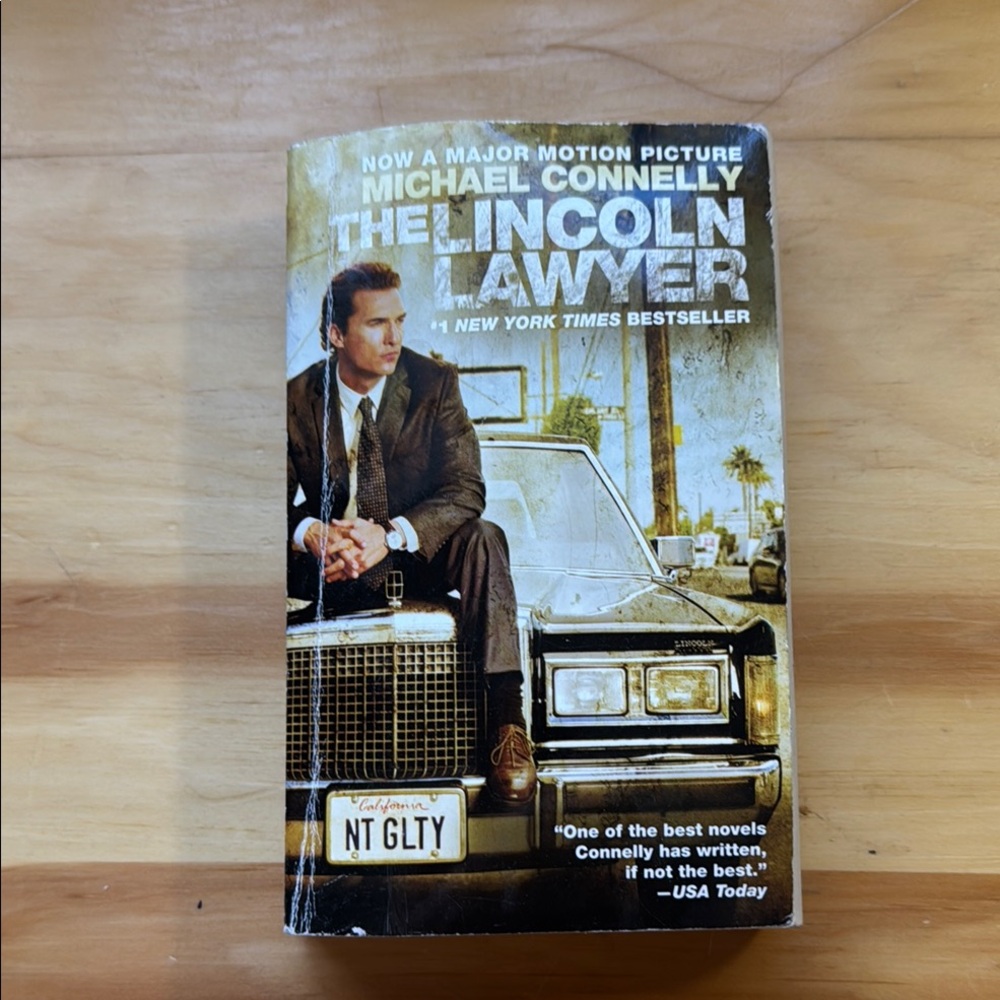 📚2/$6  The Lincoln Lawyer #1 in Series